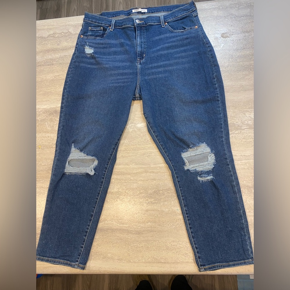 Signature by Levi Strauss Women’s Size 20 High Rise Mom Jeans Distressed Blue +